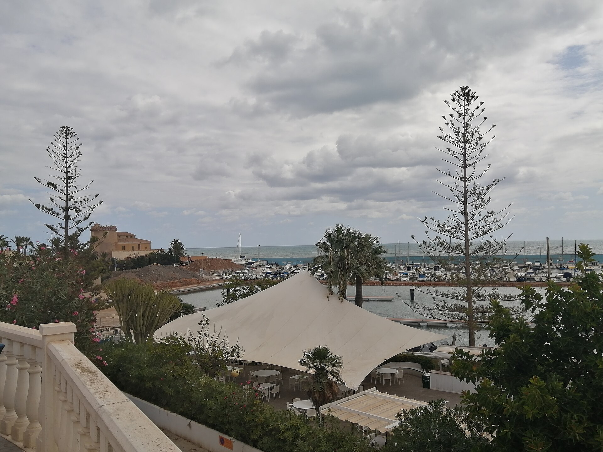 Port i klub żeglarski w Torre de la Horadada