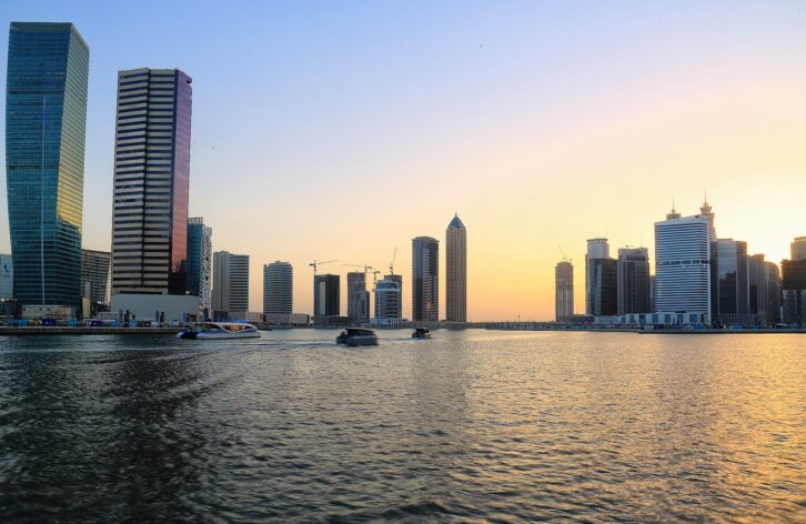 Jak wybrać dzielnicę w Dubaju pod wynajem w 2026 r.: zwrot, najemcy i koszty